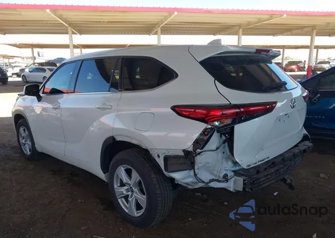 2021 Toyota Highlander L z USA, uszkodzony, nr VIN 5TDCZRBH2MS537417